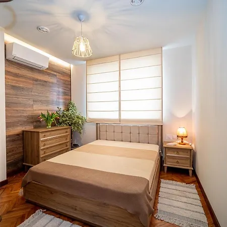 Jack Apartment-top Center & Free Parking Space *