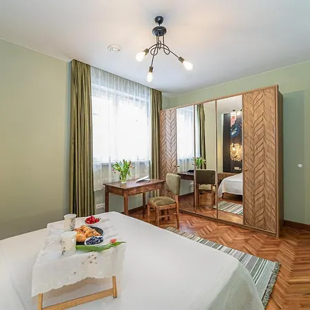 Jack Apartment-top Center & Free Parking Space Apartment Warna
